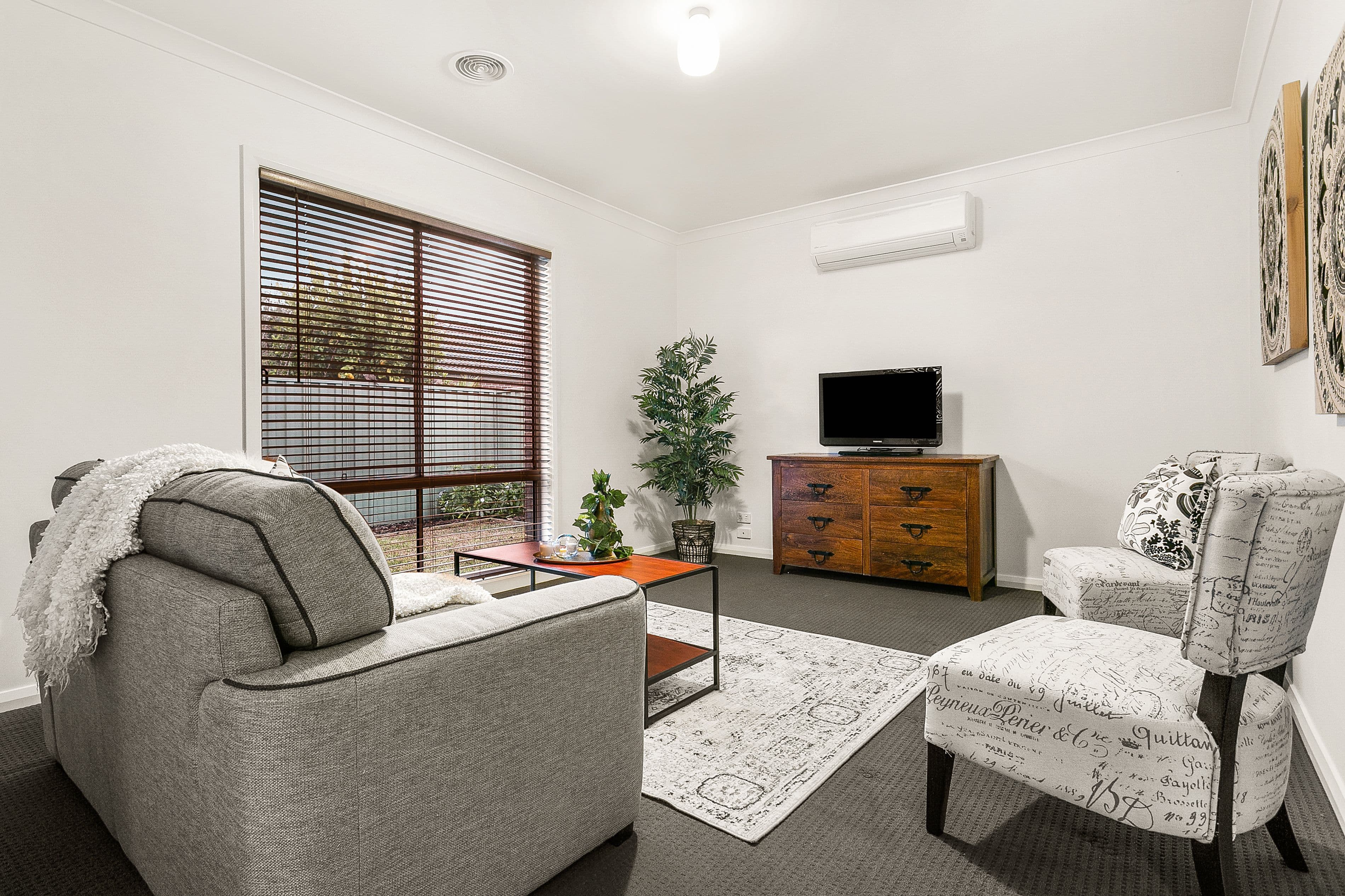 10 Charolais Court, Pakenham VIC 3810, Pakenham - Thumbnail 3