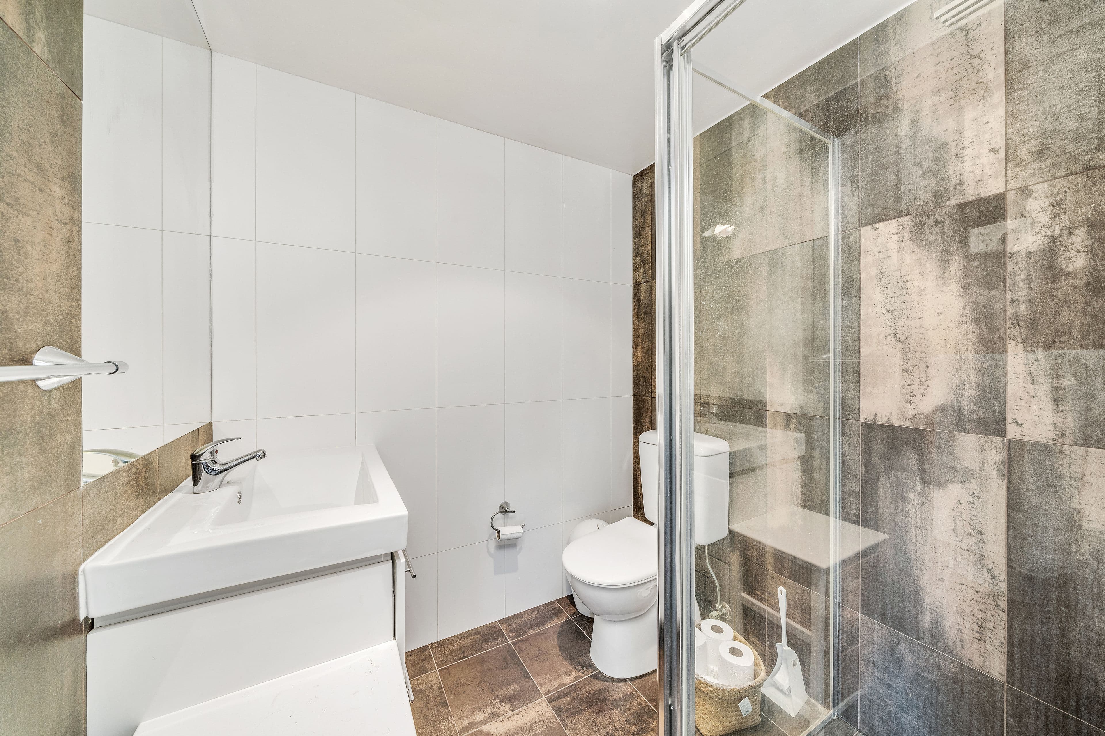 17 Uriarra Road, Queanbeyan NSW 2620, Queanbeyan - Thumbnail 6