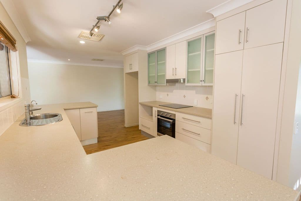 13 Crinum Crescent, Emerald QLD 4720, Emerald - Thumbnail 3