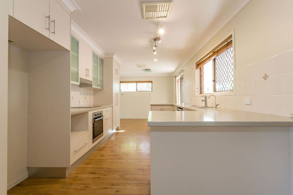 13 Crinum Crescent, Emerald QLD 4720, Emerald - Thumbnail 4
