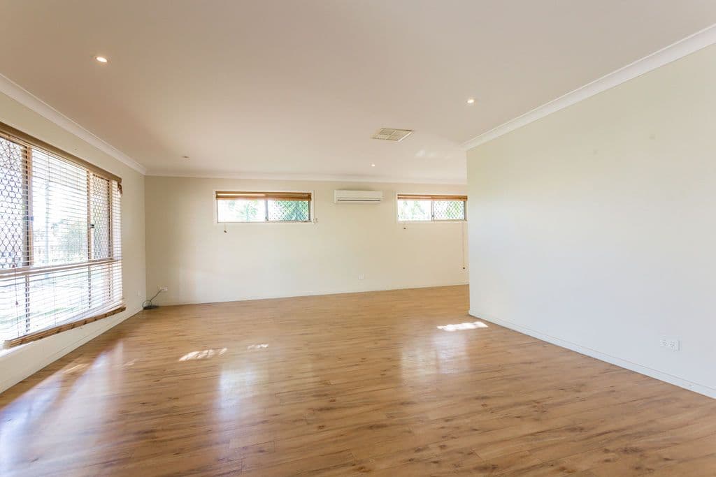 13 Crinum Crescent, Emerald QLD 4720, Emerald - Thumbnail 5