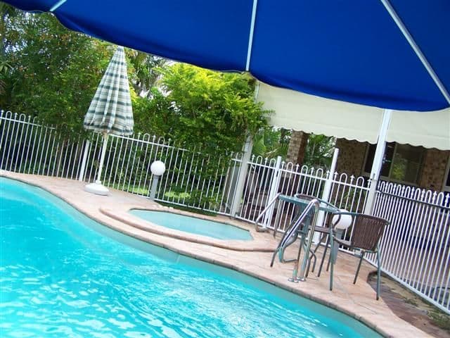 73 Penda Avenue, GLADSTONE QLD 4680, Gladstone Central - Thumbnail 2