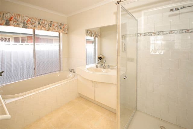 13 Jacaranda Place, CRAIGIEBURN VIC 3064, Craigieburn - Thumbnail 5