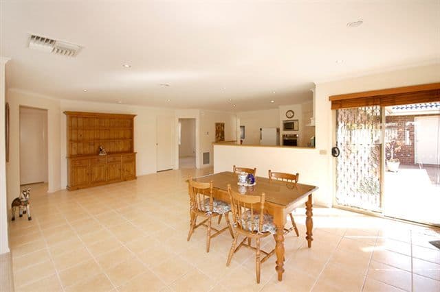 13 Jacaranda Place, CRAIGIEBURN VIC 3064, Craigieburn - Thumbnail 7