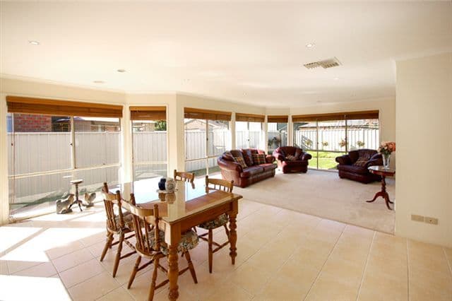 13 Jacaranda Place, CRAIGIEBURN VIC 3064, Craigieburn - Thumbnail 8