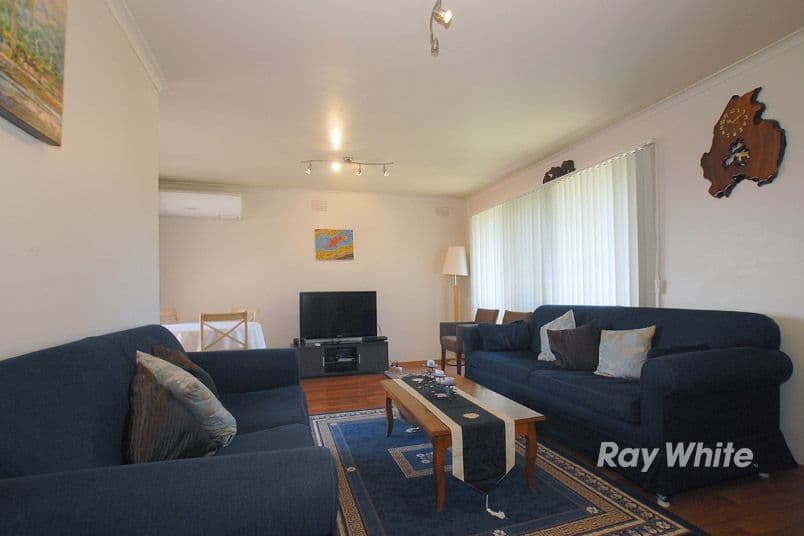 2 Quirk Court, ENDEAVOUR HILLS VIC 3802, Endeavour Hills - Thumbnail 3