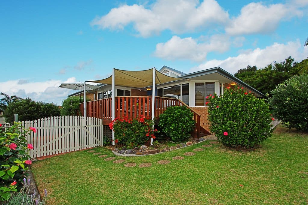 3 Blaxland Crescent, Sunshine Bay - Image 1