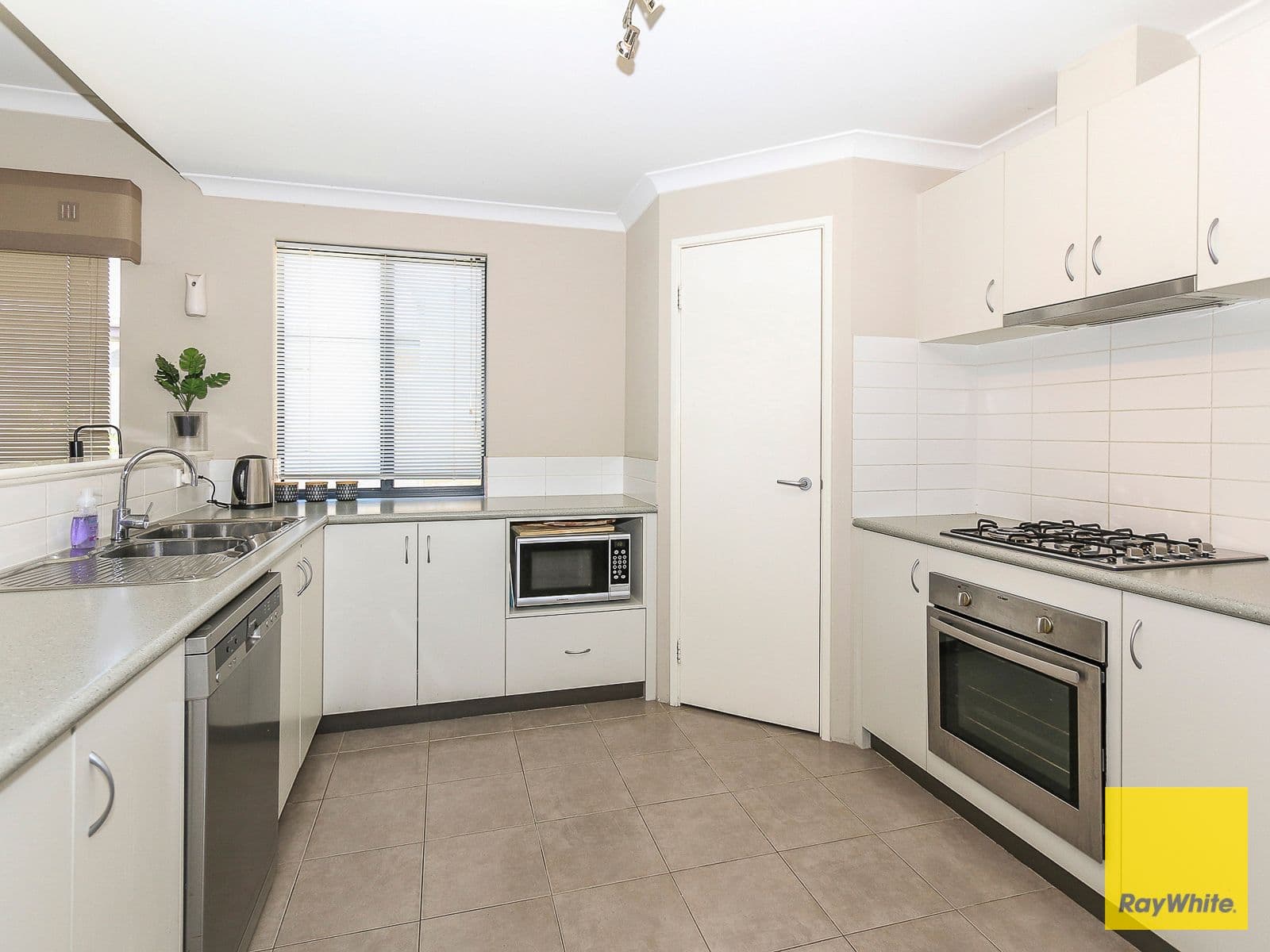 36 Olivedale Road, Madeley WA 6065, Madeley - Thumbnail 5