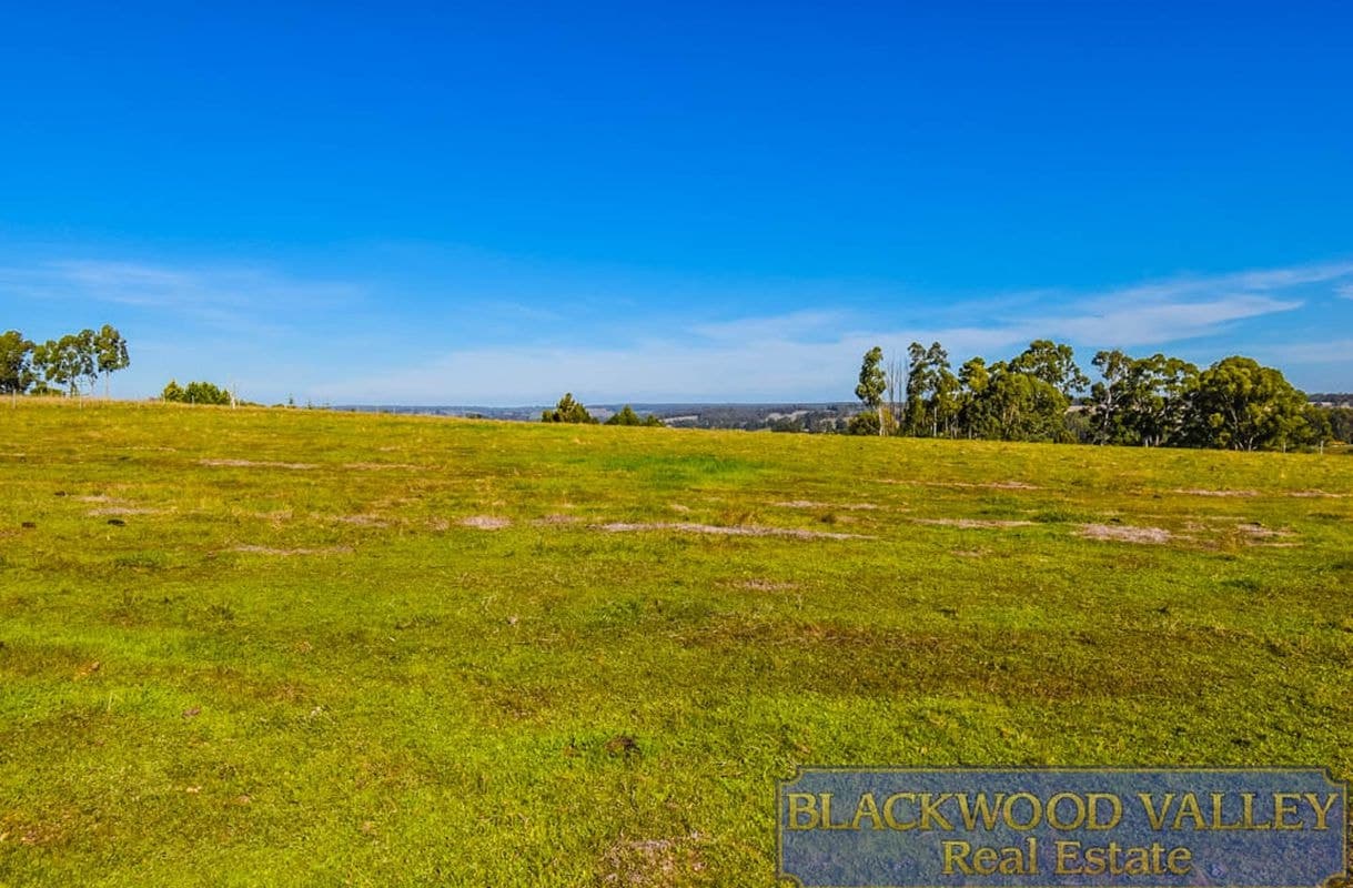 48 Lorikeet Ridge, Bridgetown, Bridgetown - Thumbnail 2
