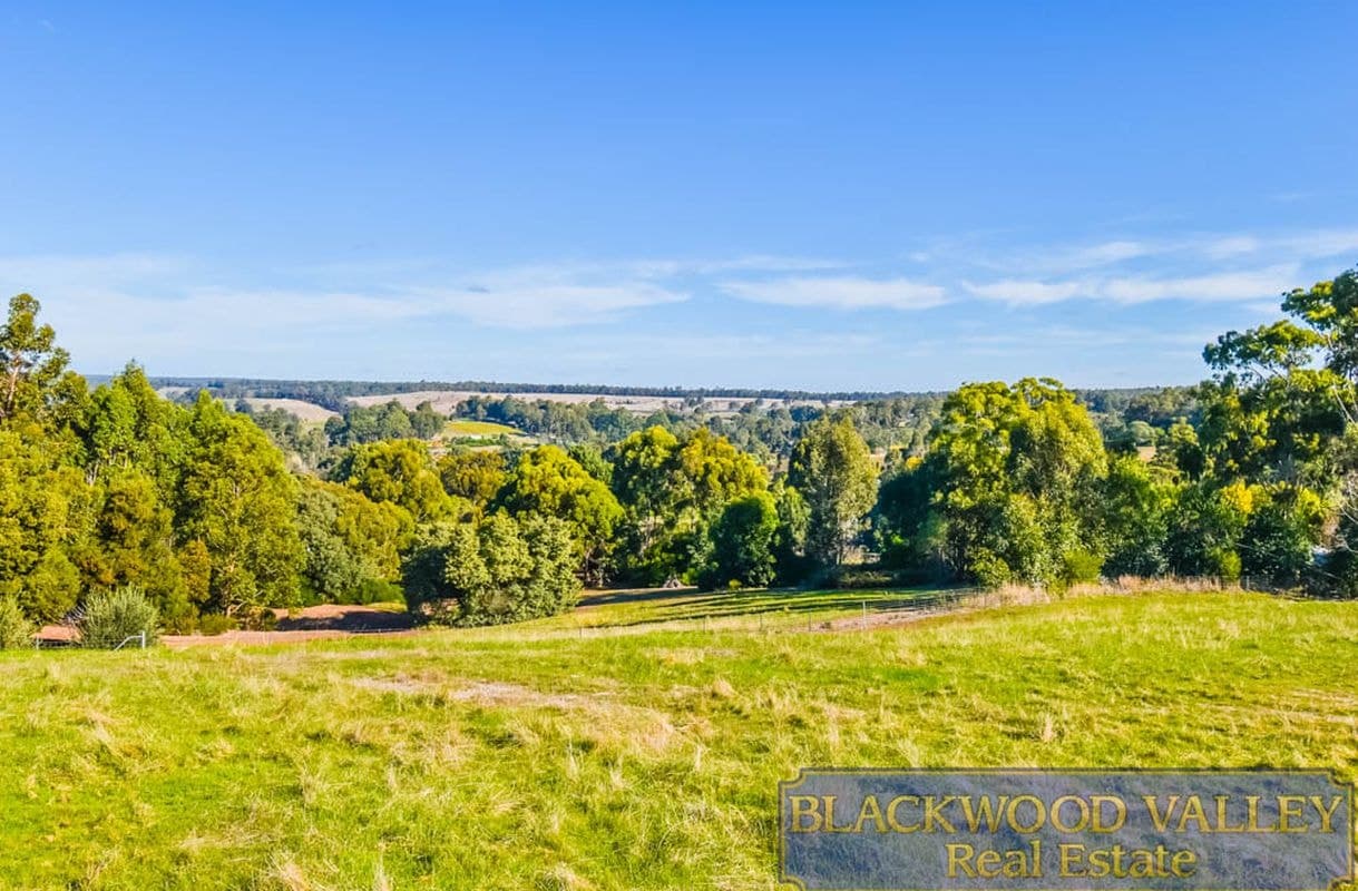48 Lorikeet Ridge, Bridgetown, Bridgetown - Thumbnail 4
