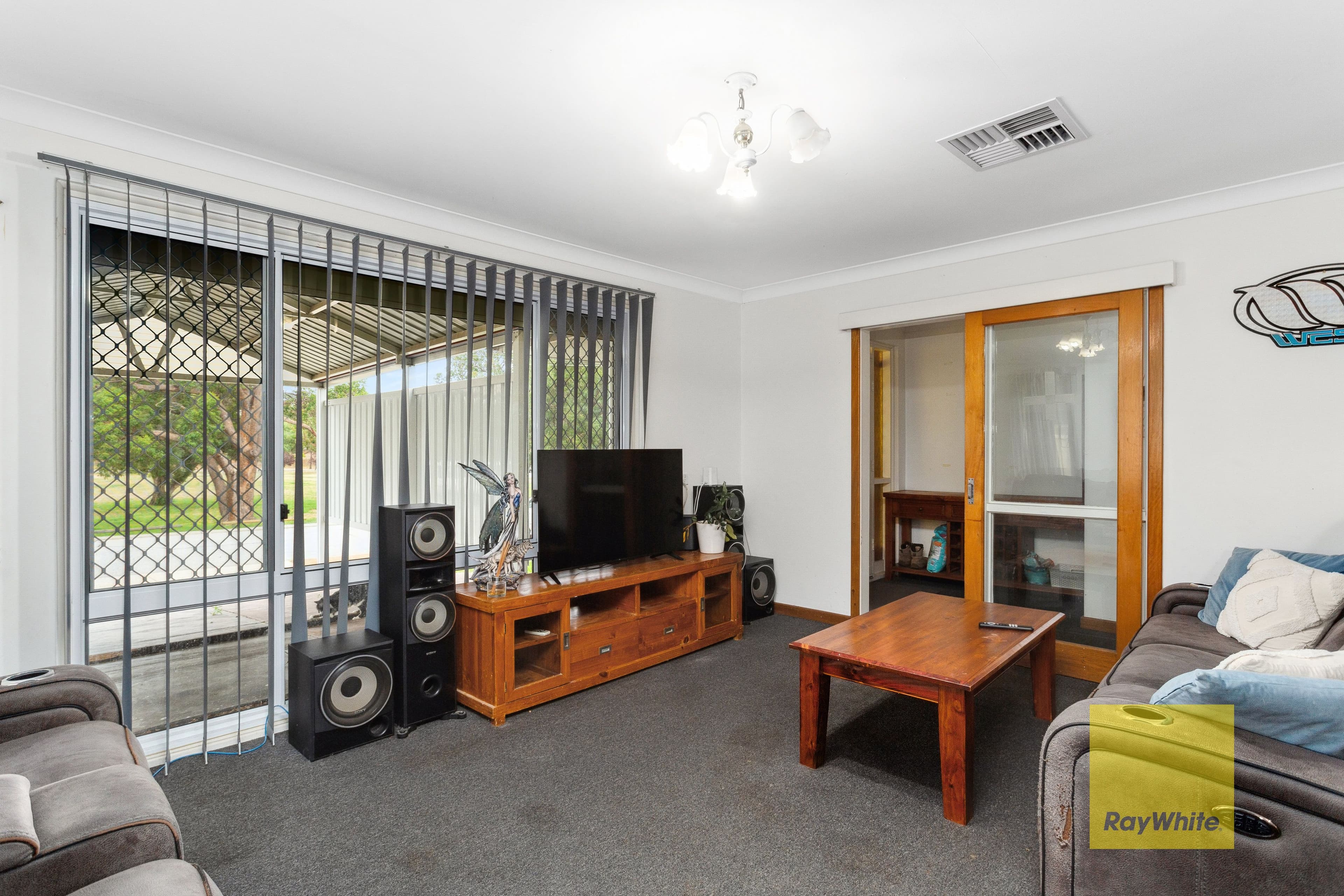 11 Ellesmere Road, Swan View WA 6056, Swan View - Thumbnail 5