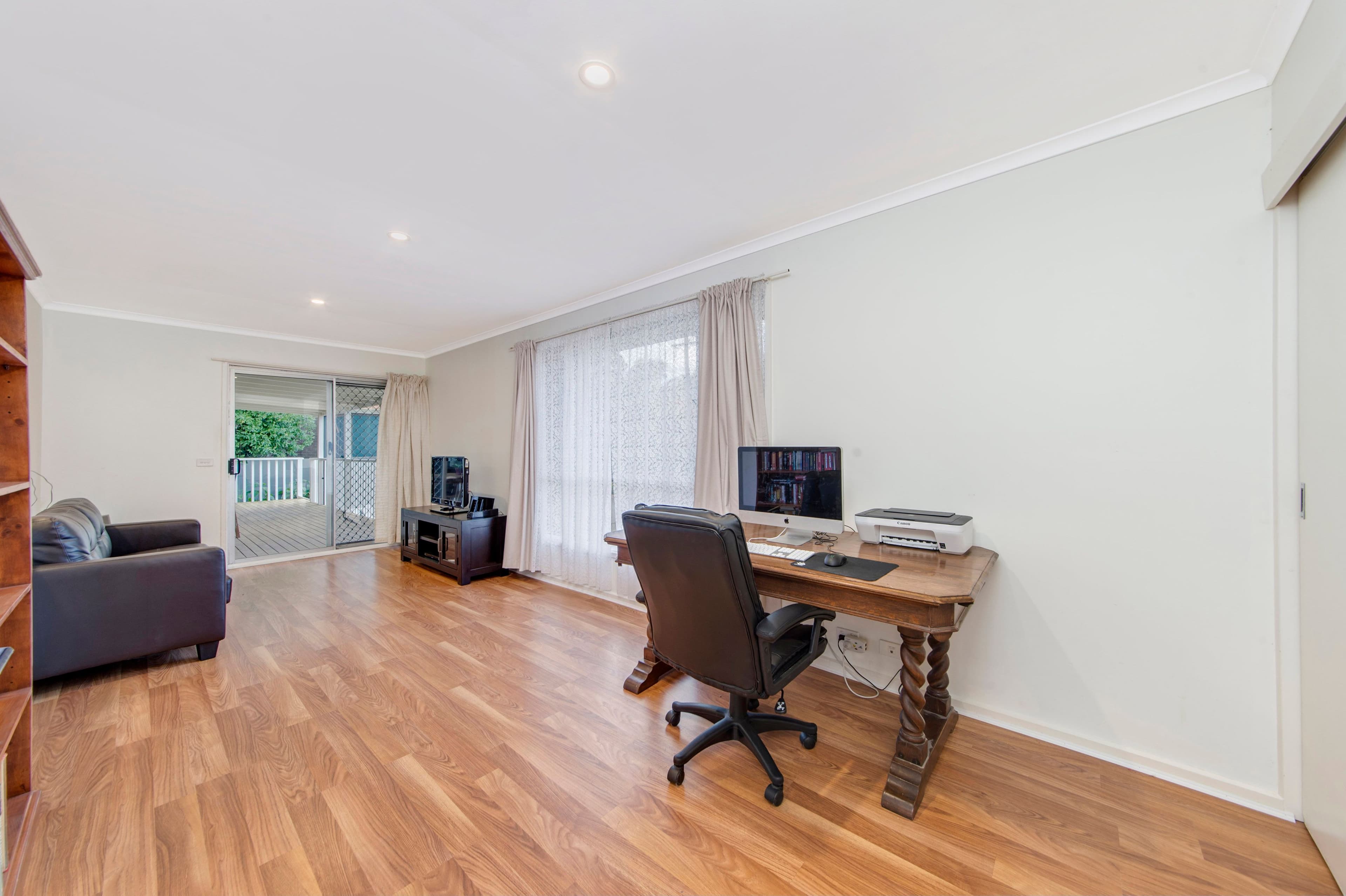 214 Osburn Drive, Macgregor ACT 2615, Macgregor - Thumbnail 2