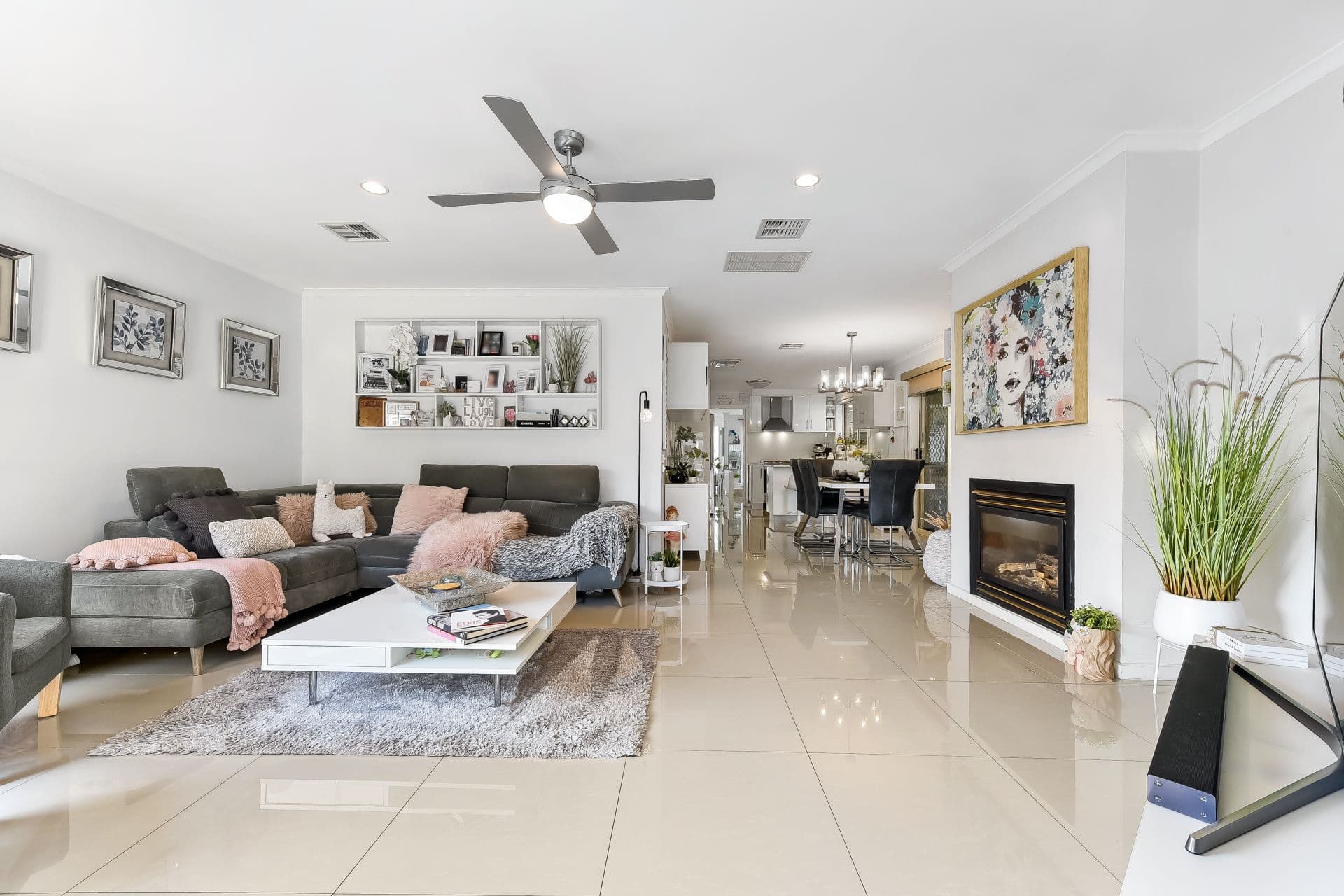 28 Tangerine Drive, Narre Warren South VIC 3805, Narre Warren South - Thumbnail 2