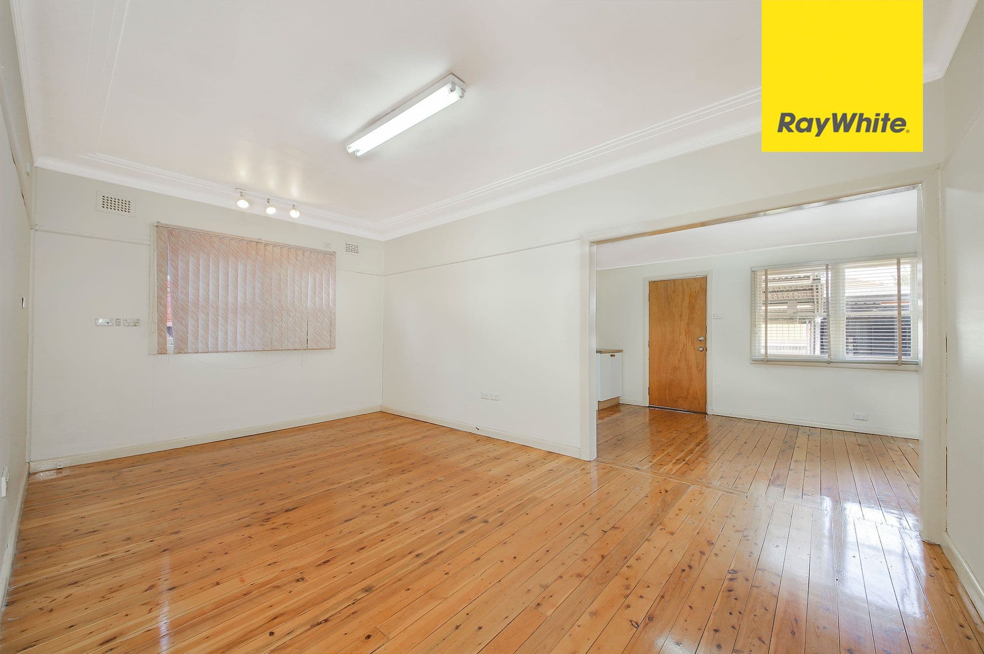 14 Dunbar Avenue, Regents Park - Thumbnail 2