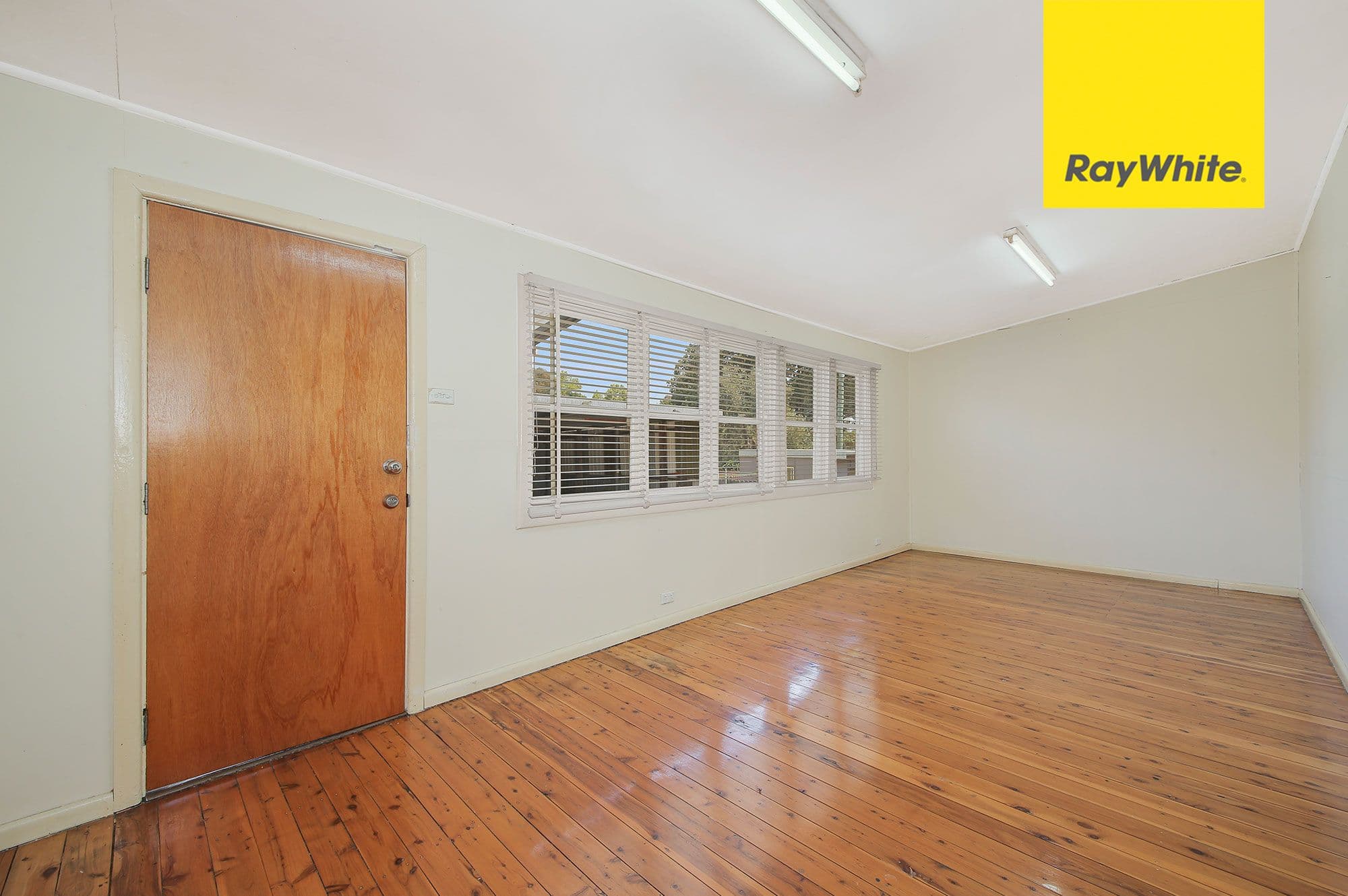 14 Dunbar Avenue, Regents Park - Thumbnail 3