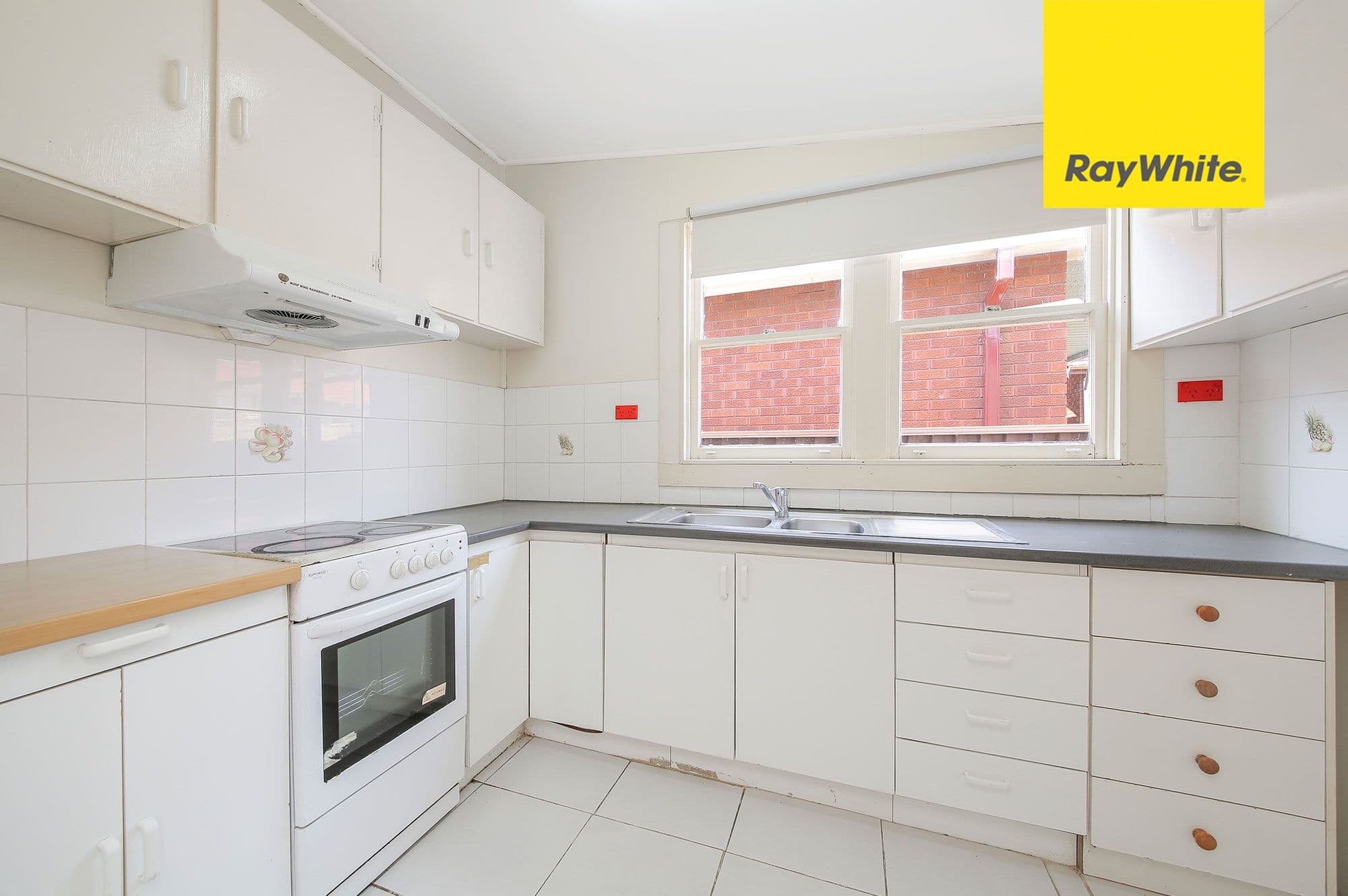 14 Dunbar Avenue, Regents Park - Thumbnail 4