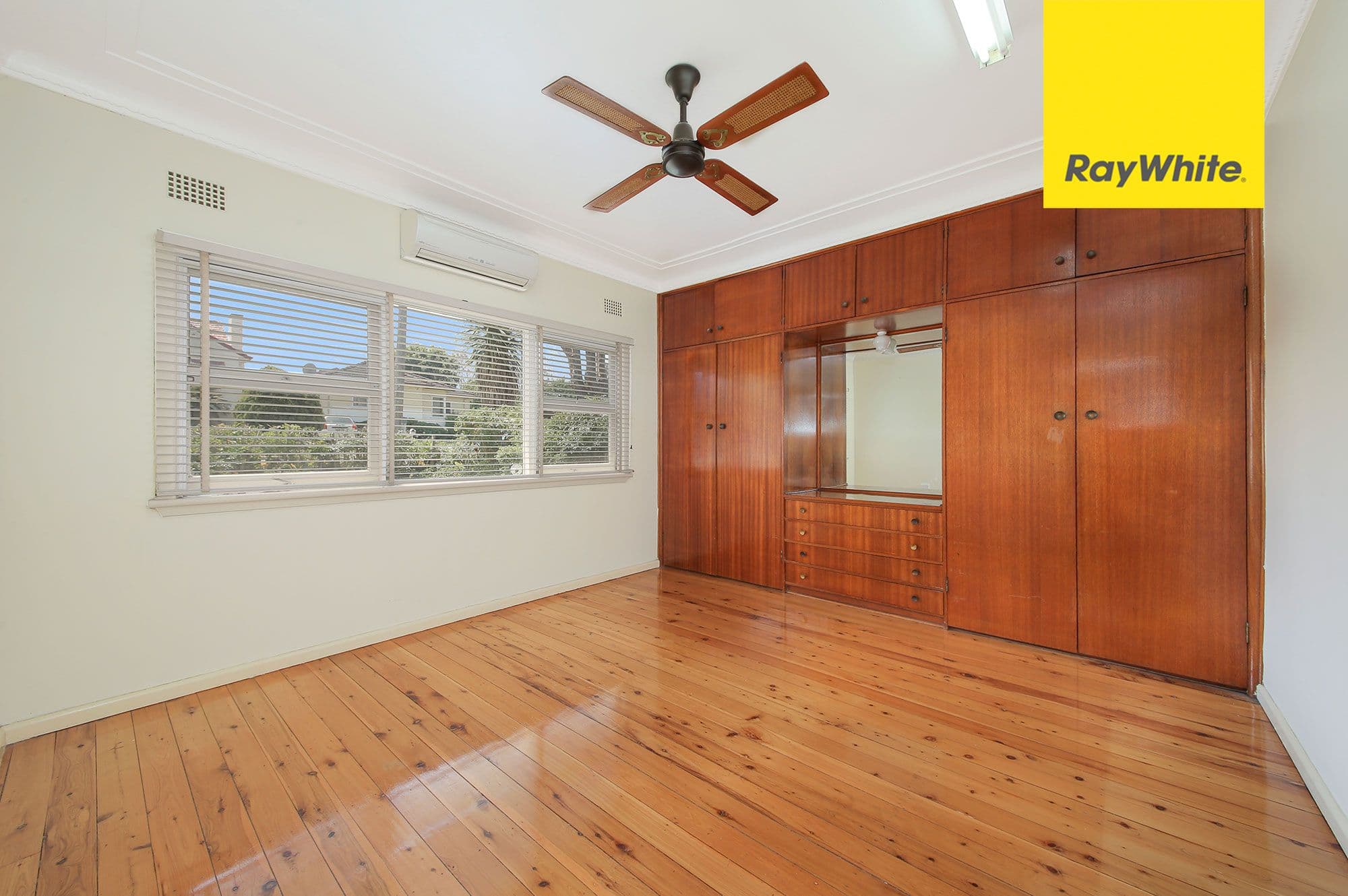 14 Dunbar Avenue, Regents Park - Thumbnail 5