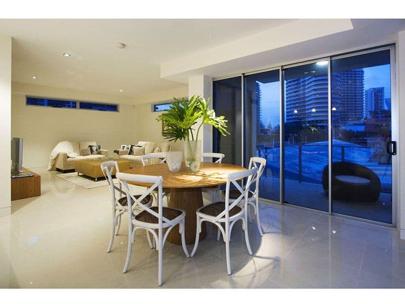 3 'Dee-Ell' 17 Anne Avenue, BROADBEACH QLD 4218, Broadbeach - Thumbnail 3