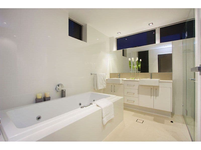 3 'Dee-Ell' 17 Anne Avenue, BROADBEACH QLD 4218, Broadbeach - Thumbnail 8