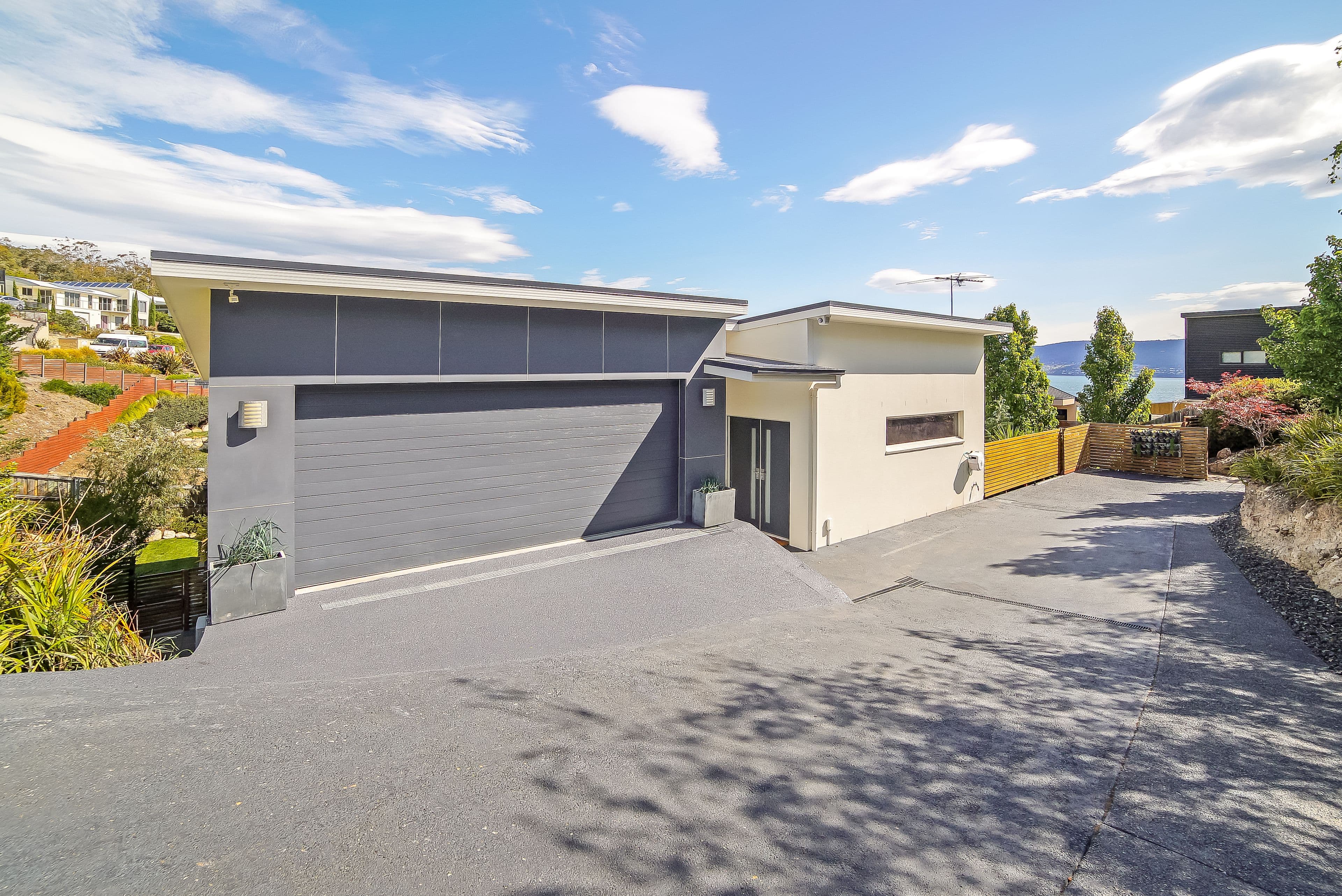637 Oceana Drive, Tranmere TAS 7018, Tranmere - Thumbnail 2