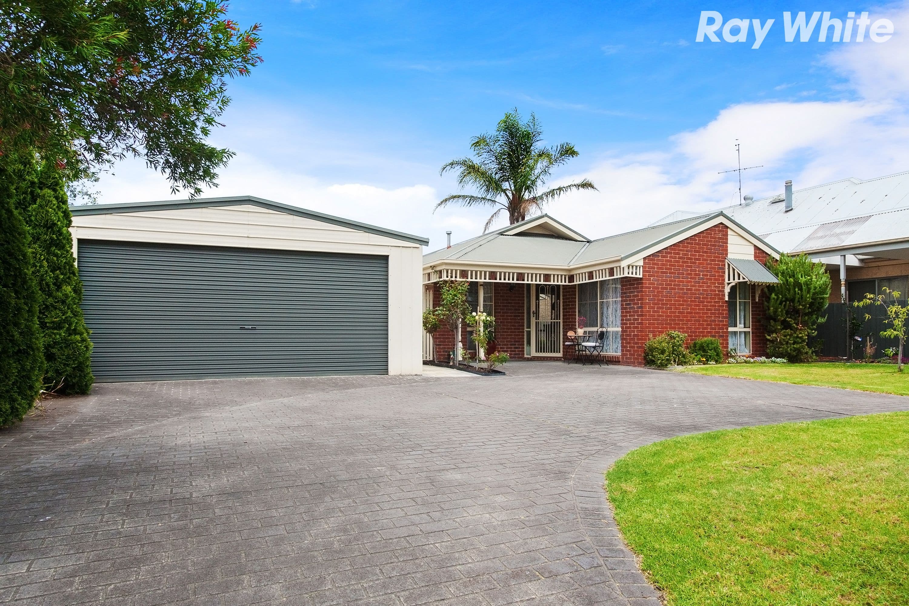 28 Thomas Place, Pakenham VIC 3810, Pakenham - Thumbnail 2