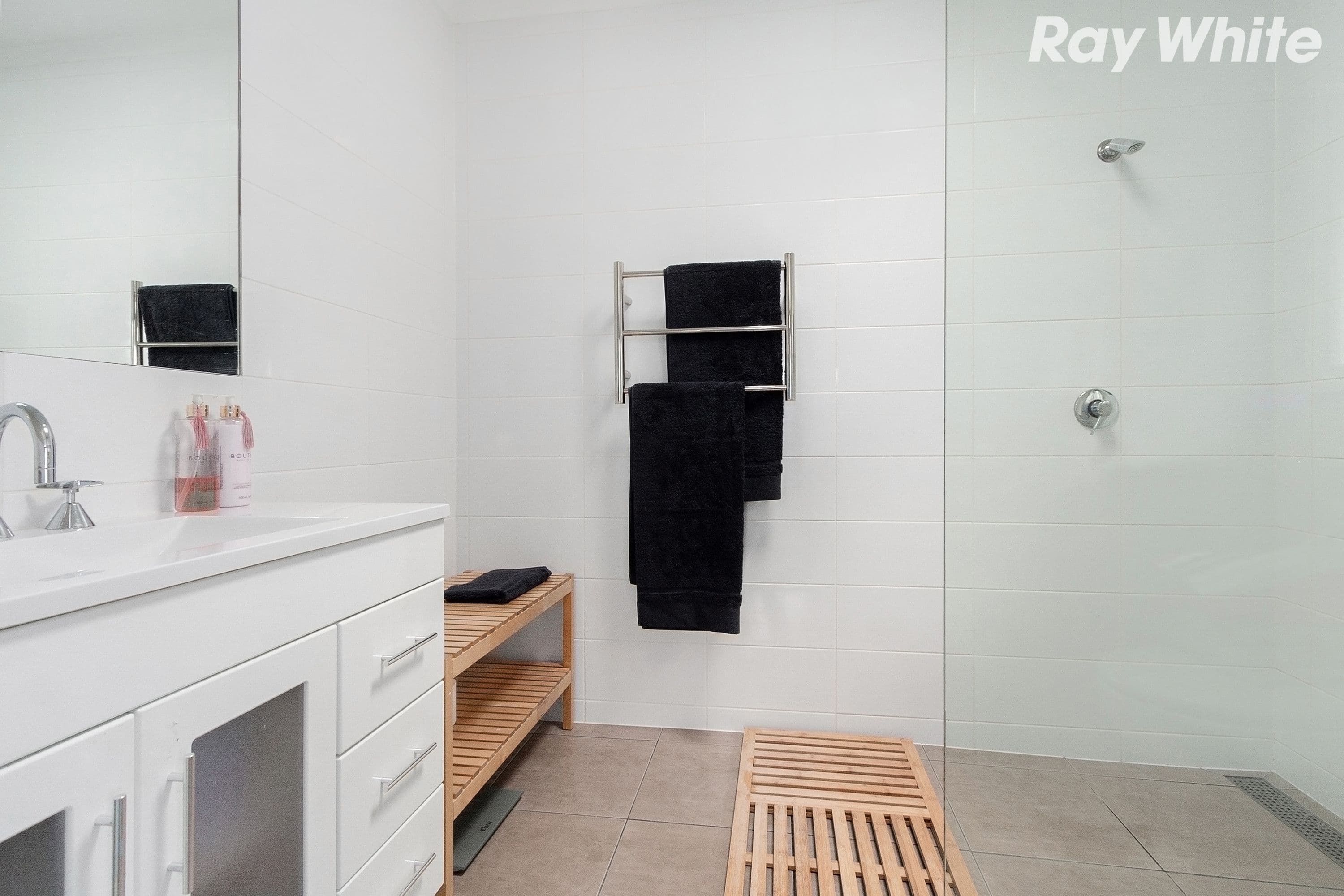 28 Thomas Place, Pakenham VIC 3810, Pakenham - Thumbnail 4