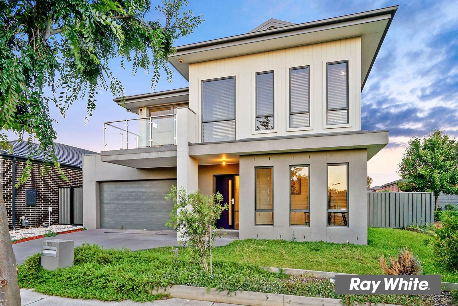 35 Heatherbell Avenue, Point Cook VIC 3030, Point Cook - Thumbnail 2