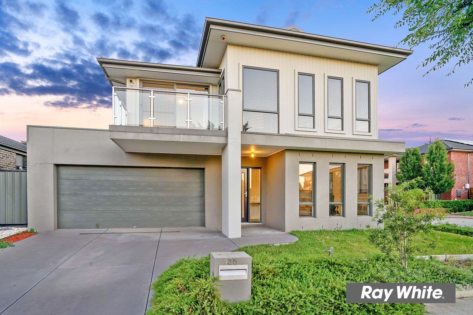 35 Heatherbell Avenue, Point Cook VIC 3030, Point Cook - Thumbnail 3