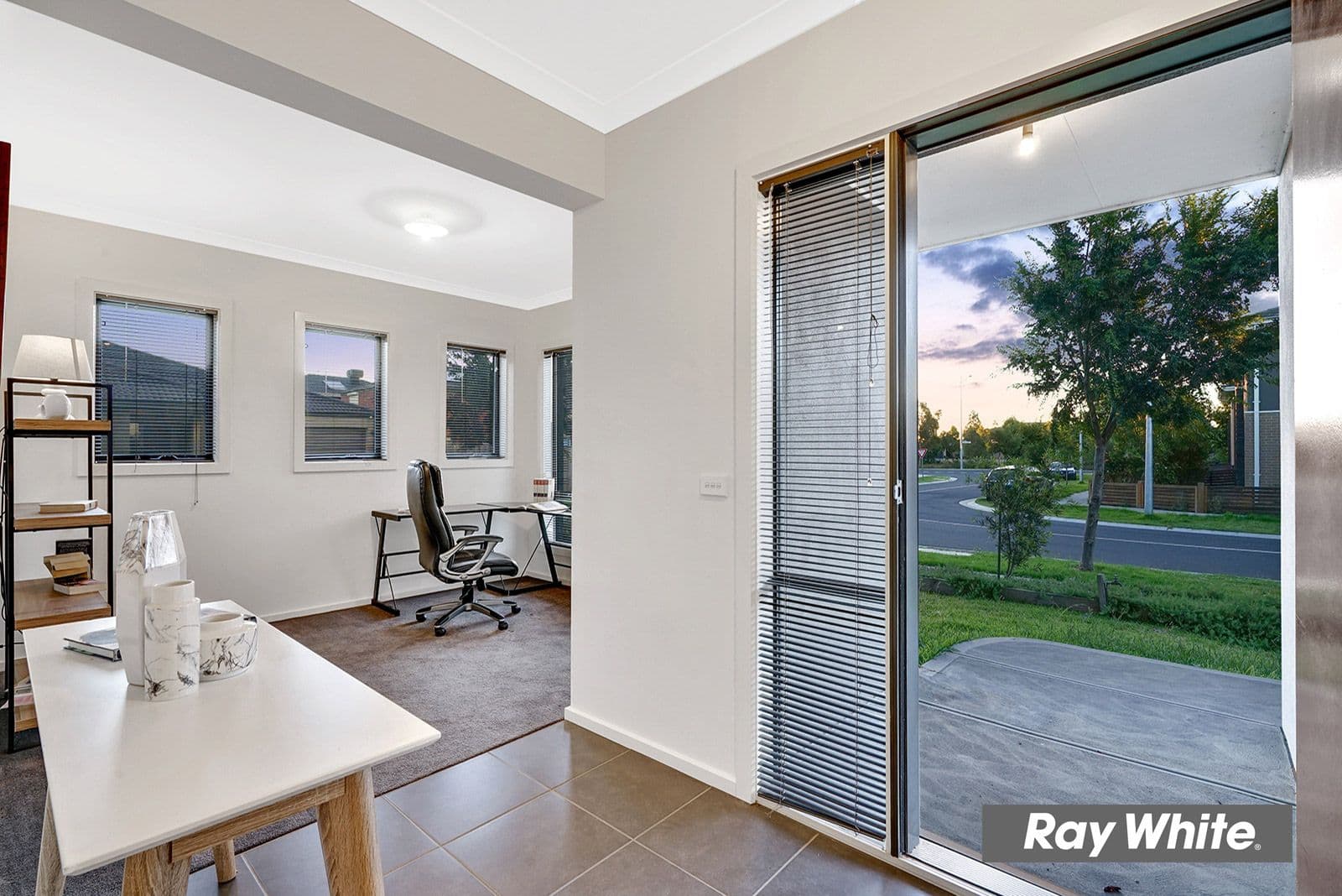 35 Heatherbell Avenue, Point Cook VIC 3030, Point Cook - Thumbnail 4