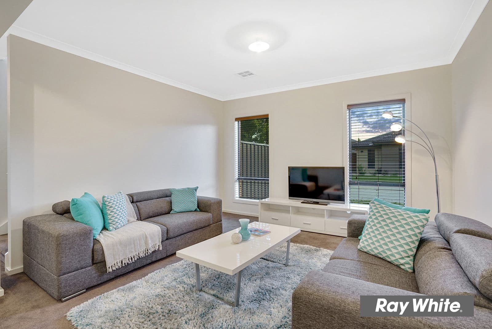 35 Heatherbell Avenue, Point Cook VIC 3030, Point Cook - Thumbnail 5