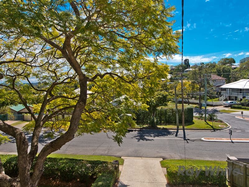 4 Elfreda Street, Alderley QLD 4051, Alderley - Thumbnail 2