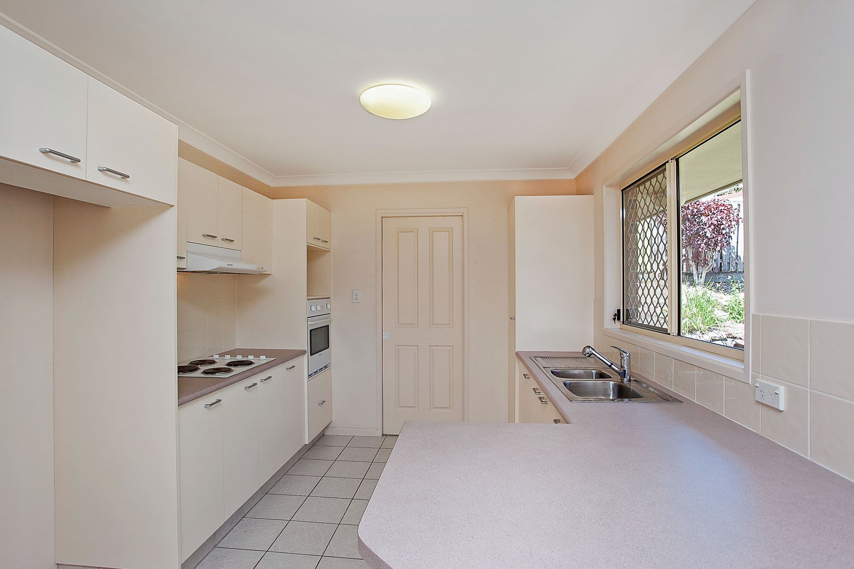 10 Madeline Street, Mudgeeraba QLD 4213, Mudgeeraba - Thumbnail 4
