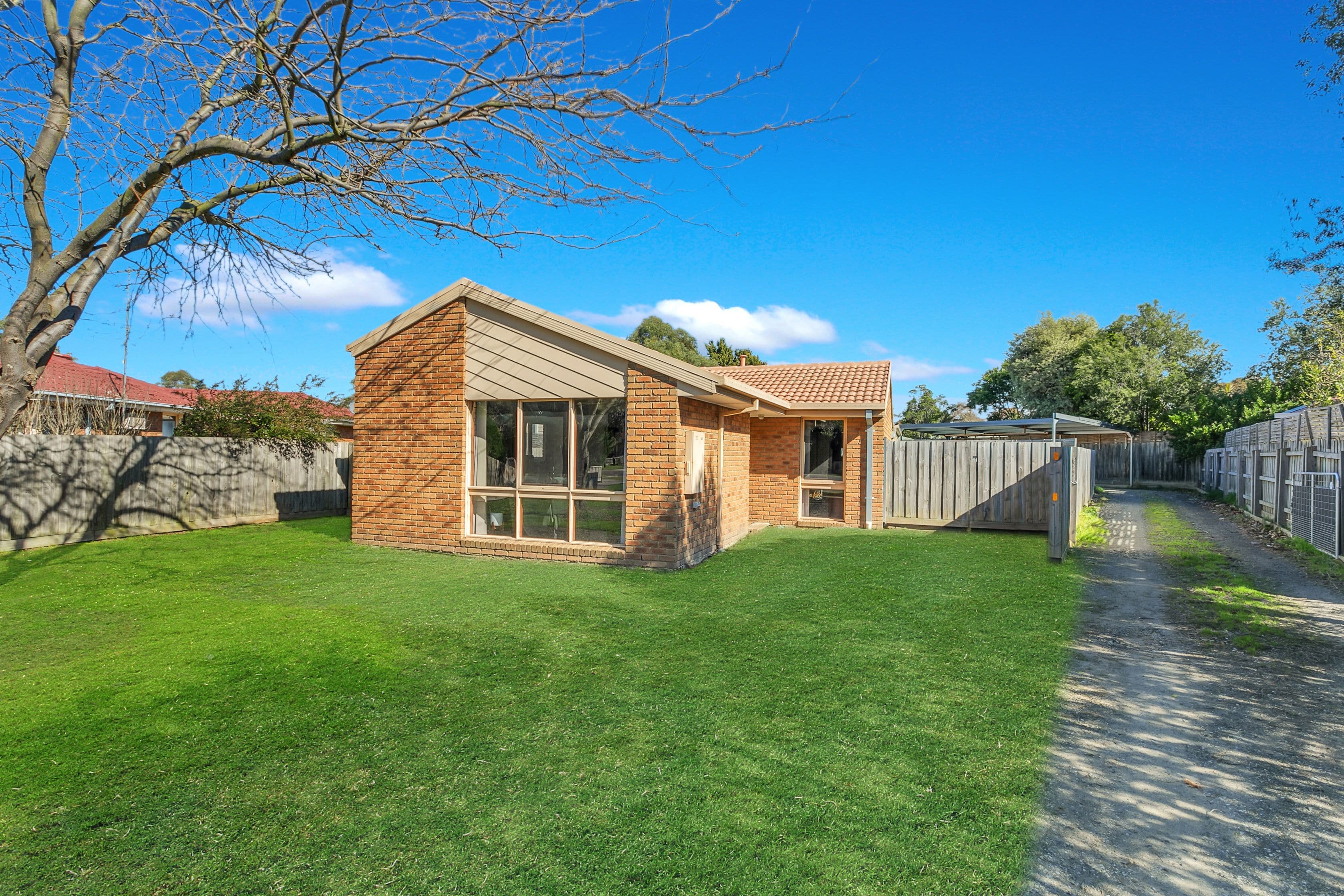 17 Nabilla Court, Pakenham VIC 3810, Pakenham - Thumbnail 2