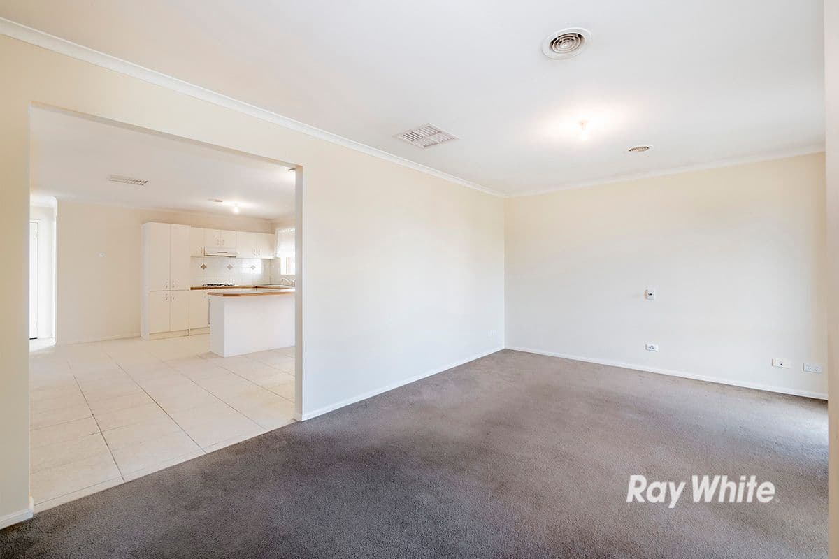 10 Kismet Close, Cranbourne West VIC 3977, Cranbourne West - Thumbnail 3