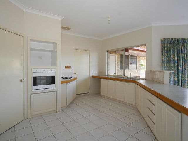 57 Goodwood Way, CANNING VALE WA 6155, Canning Vale - Thumbnail 5