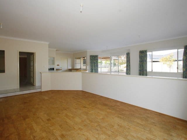 57 Goodwood Way, CANNING VALE WA 6155, Canning Vale - Thumbnail 7
