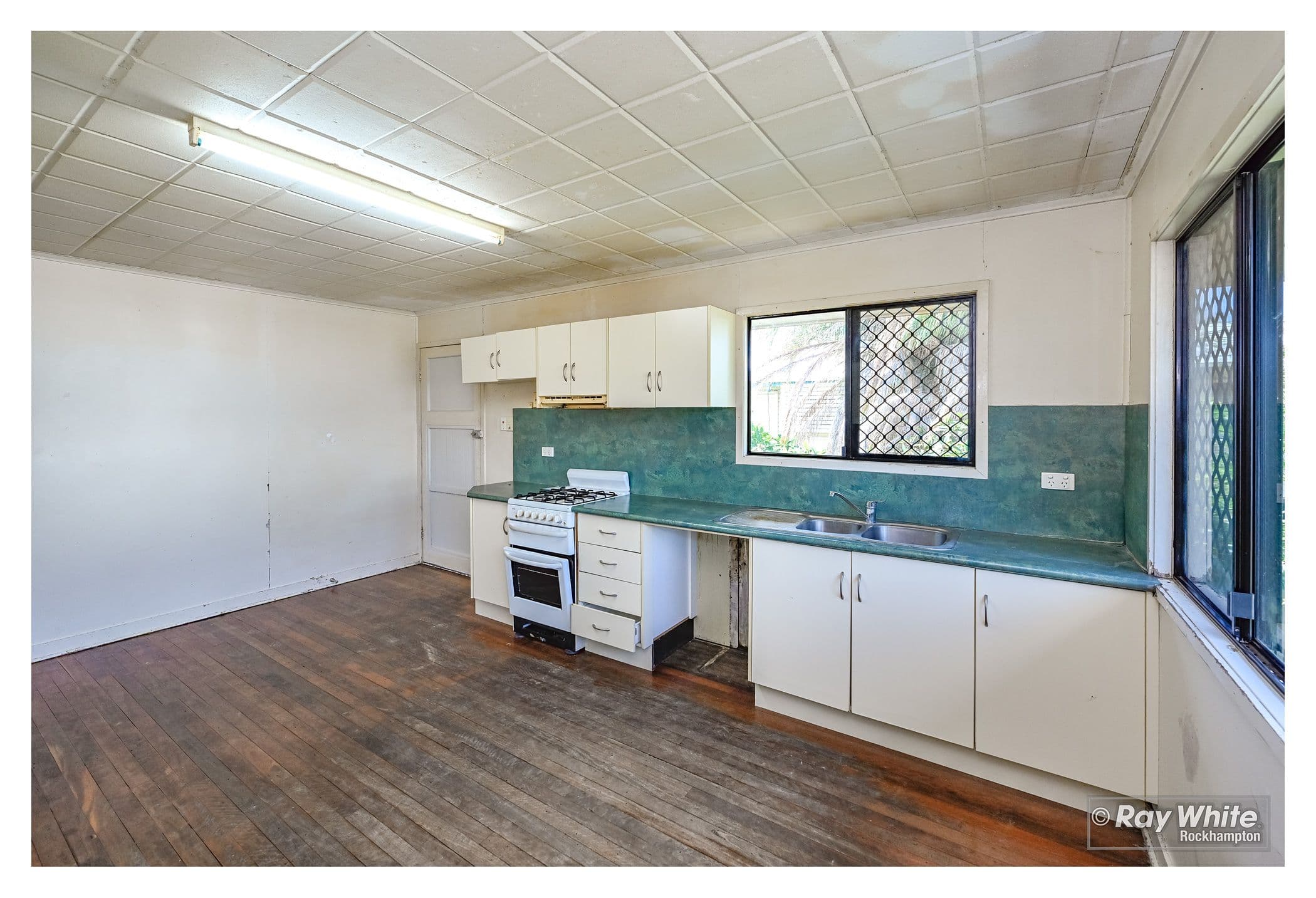 10 Wambool Street, West Rockhampton QLD 4700, West Rockhampton - Thumbnail 2