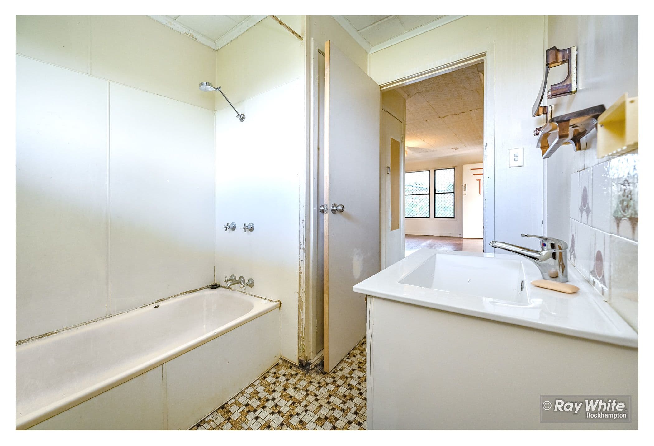10 Wambool Street, West Rockhampton QLD 4700, West Rockhampton - Thumbnail 4