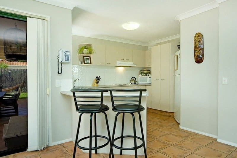 36 Marble Arch Place, ARUNDEL QLD 4214, Arundel - Thumbnail 3