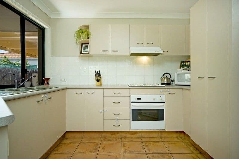 36 Marble Arch Place, ARUNDEL QLD 4214, Arundel - Thumbnail 5