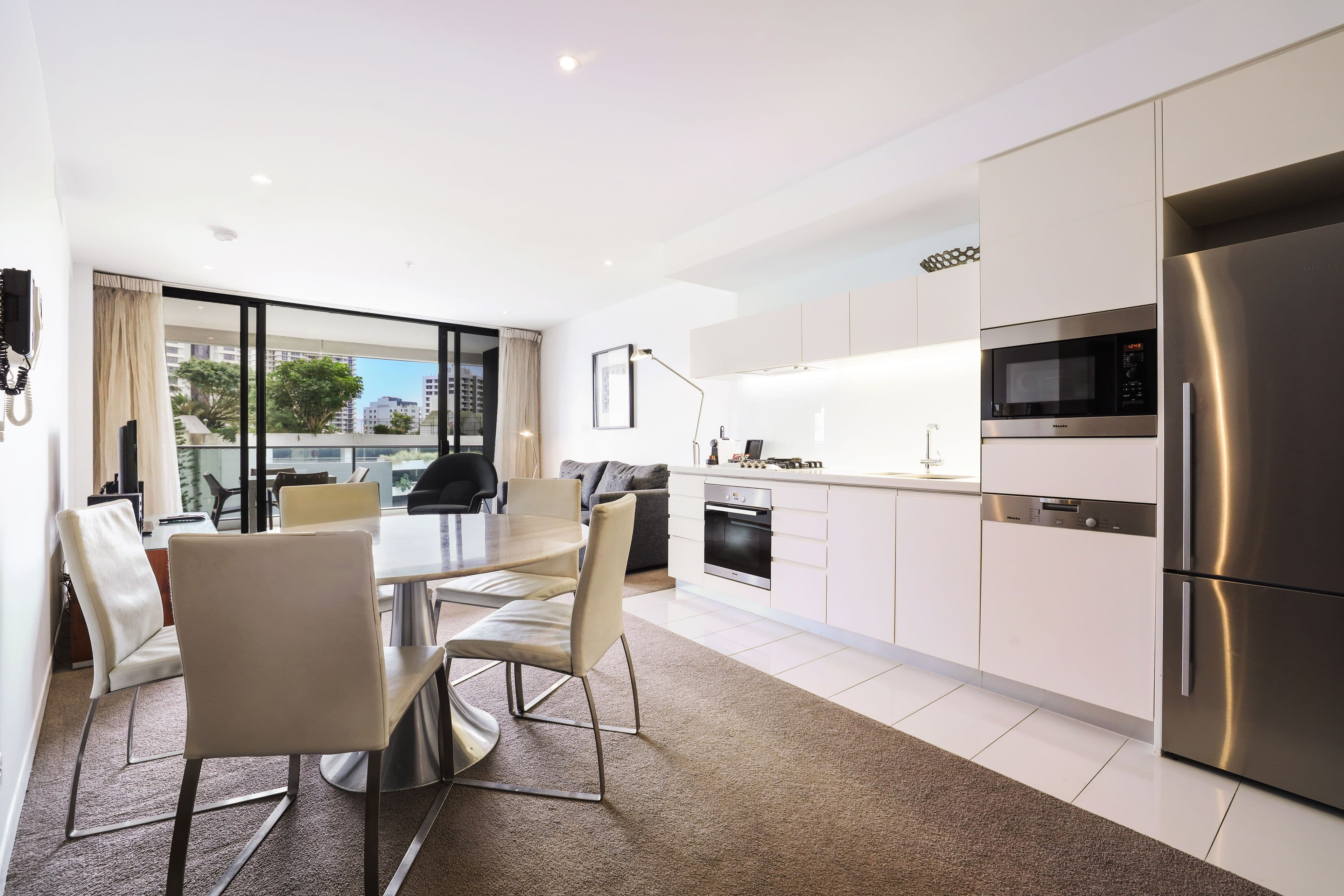 21 Elizabeth Avenue 'The Oracle', Broadbeach QLD 4218, Broadbeach - Thumbnail 4