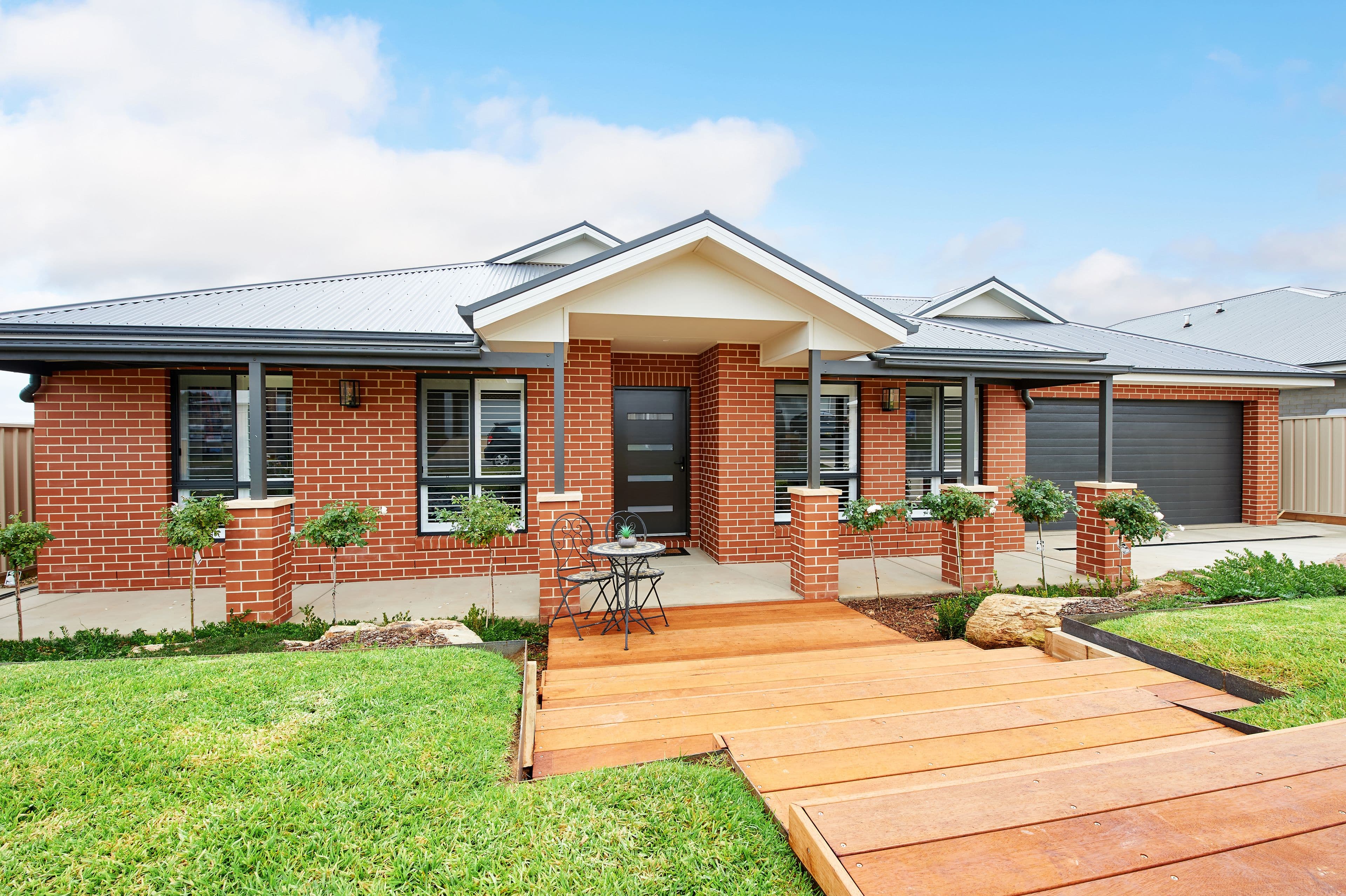 44 Paradise Drive, Gobbagombalin - Image 1