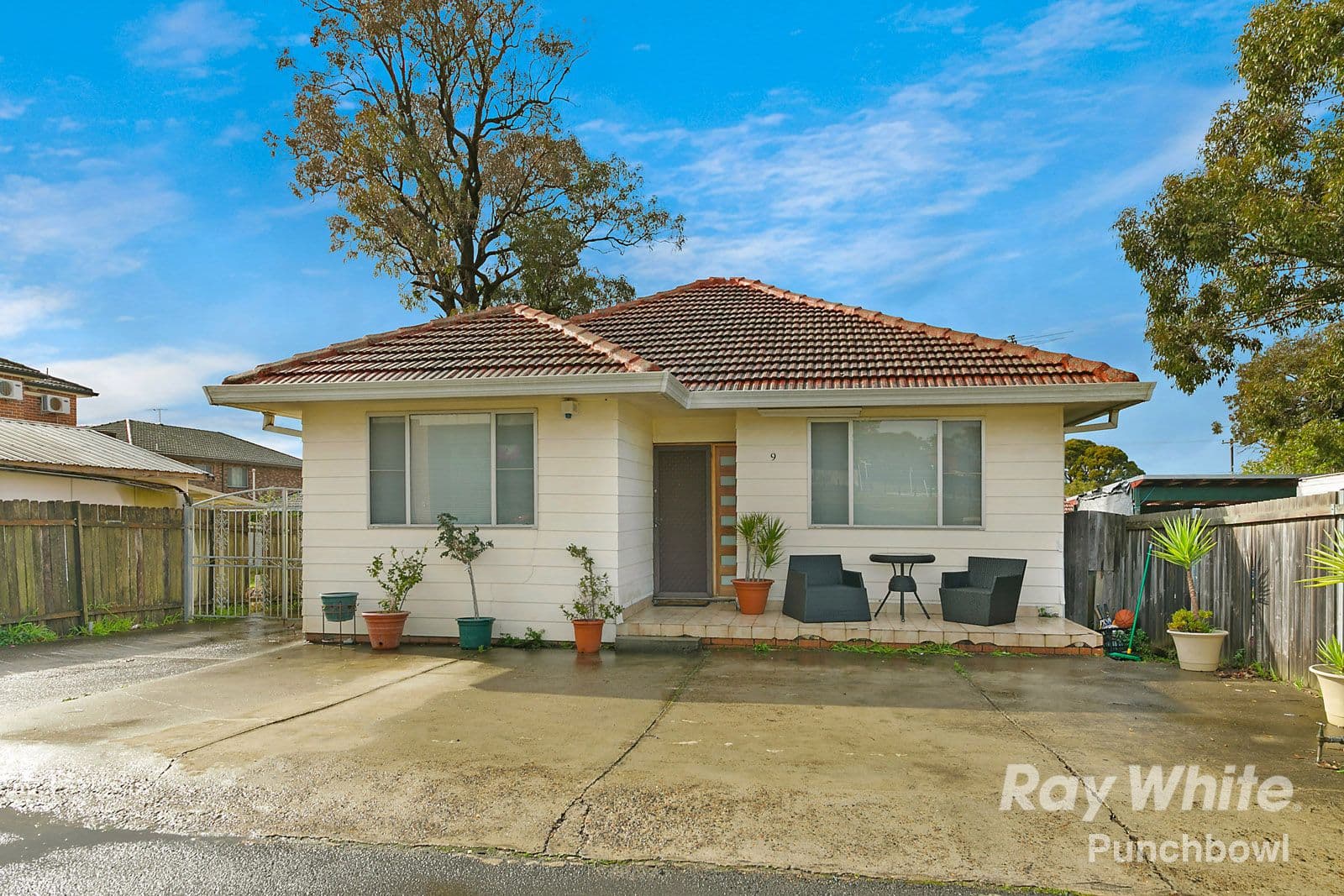 9 Pratten Lane, Punchbowl - Image 1
