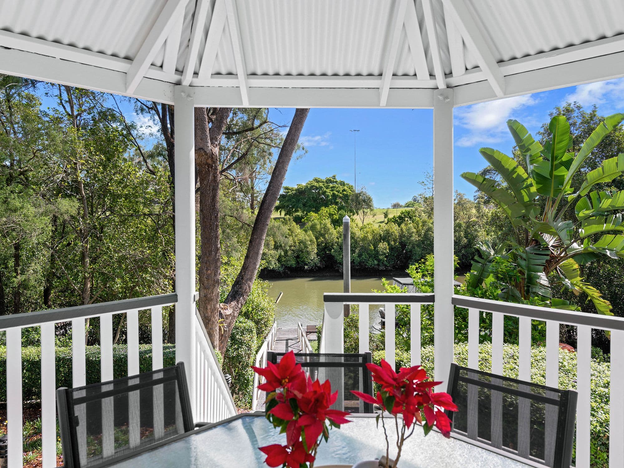 11 Vivian Street, Tennyson QLD 4105, Tennyson - Image 1