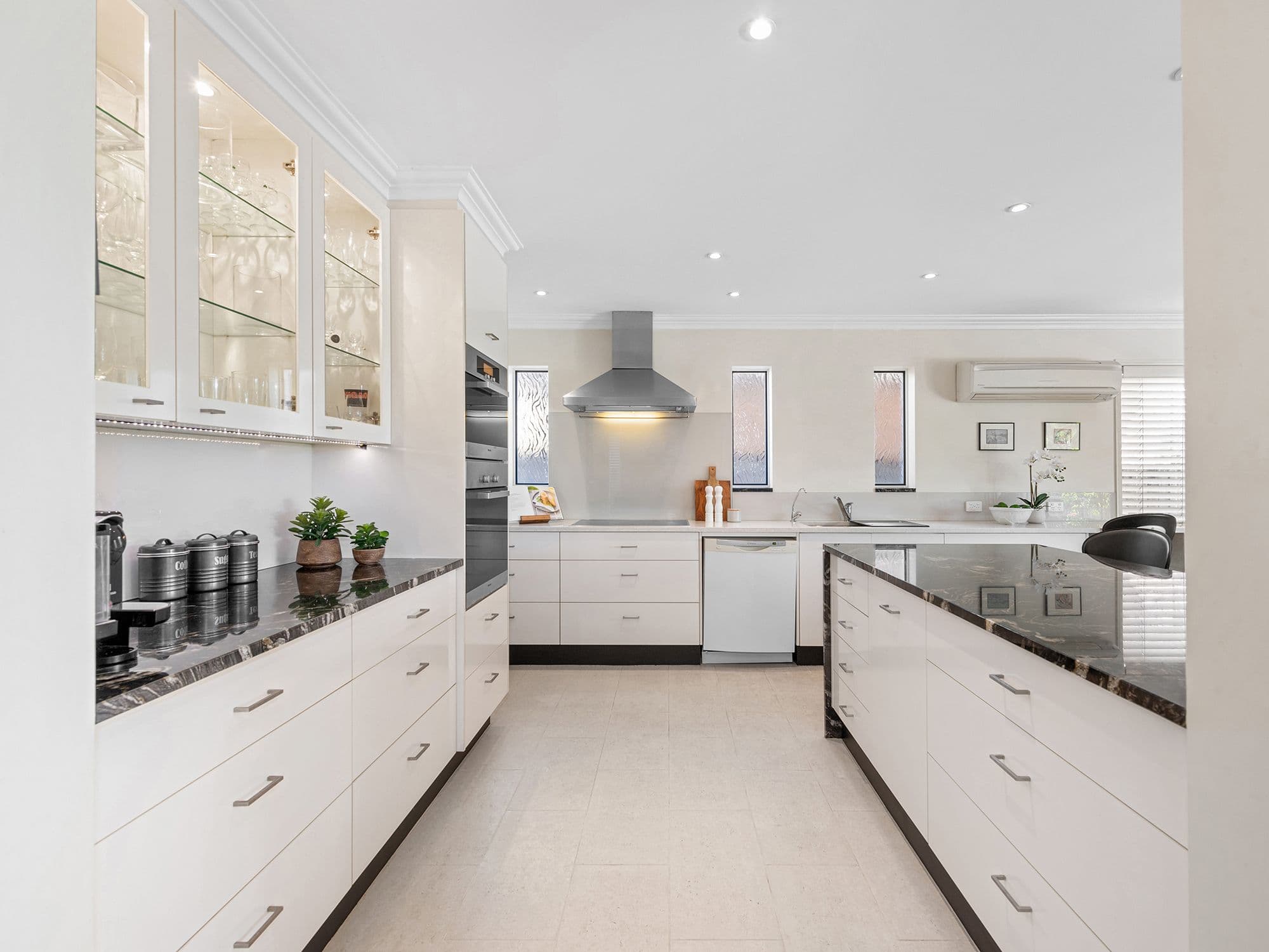 11 Vivian Street, Tennyson QLD 4105, Tennyson - Thumbnail 4