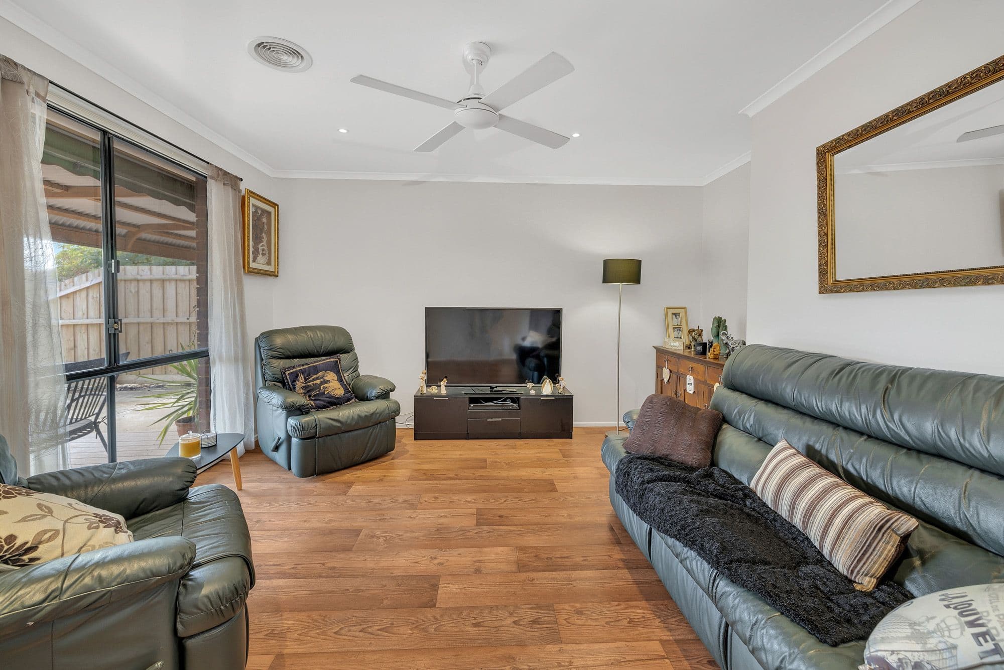 2 Savage Court, Werribee VIC 3030, Werribee - Thumbnail 3