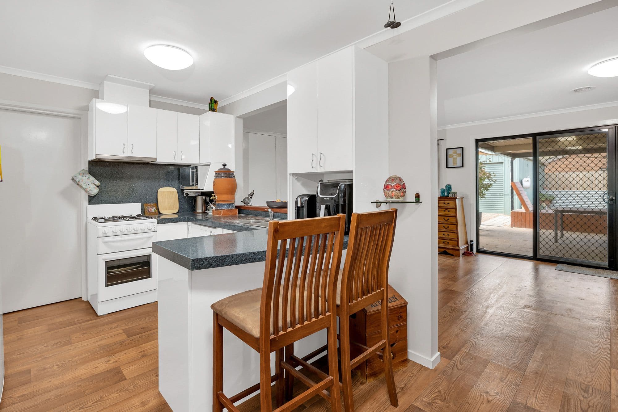 2 Savage Court, Werribee VIC 3030, Werribee - Thumbnail 4