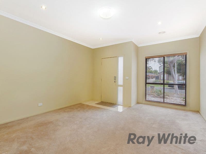 8 Greenstead Way, Cairnlea VIC 3023, Cairnlea - Thumbnail 2