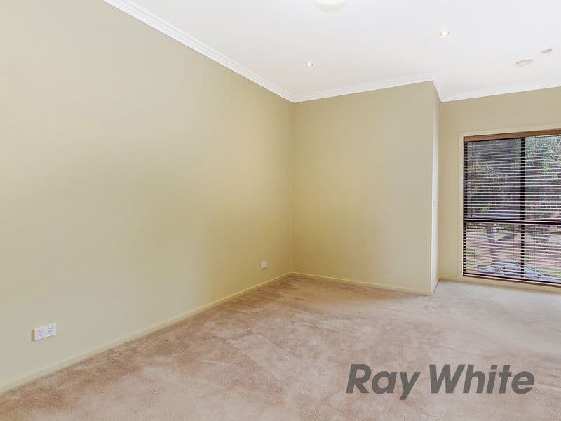 8 Greenstead Way, Cairnlea VIC 3023, Cairnlea - Thumbnail 4