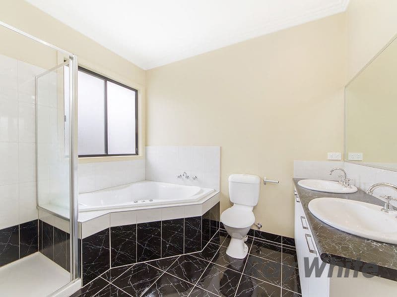 8 Greenstead Way, Cairnlea VIC 3023, Cairnlea - Thumbnail 5